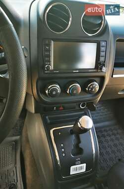 Позашляховик / Кросовер Jeep Patriot 2015 в 