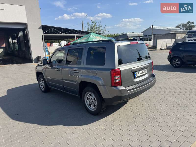 Позашляховик / Кросовер Jeep Patriot 2011 в Запоріжжі