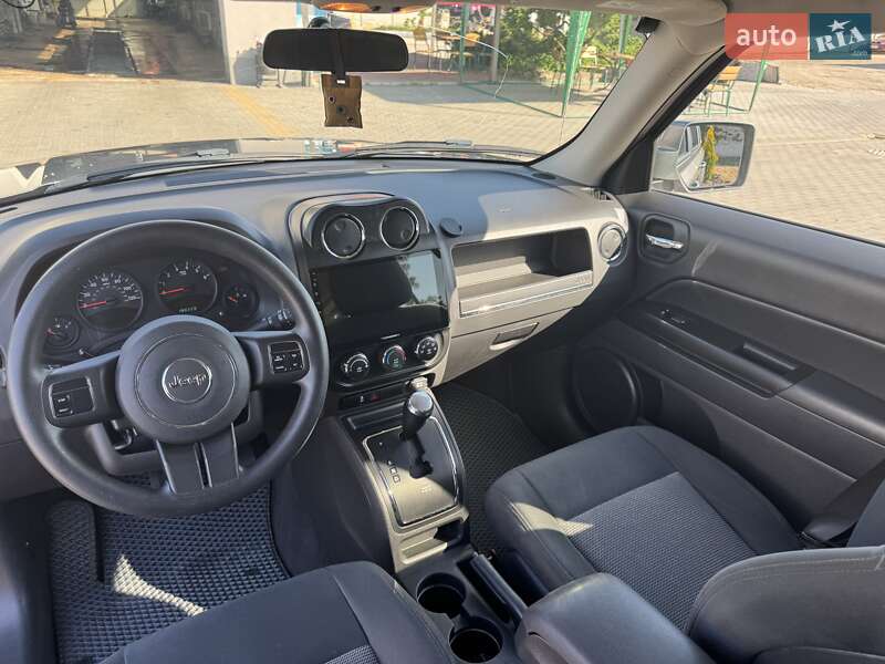 Позашляховик / Кросовер Jeep Patriot 2011 в Запоріжжі