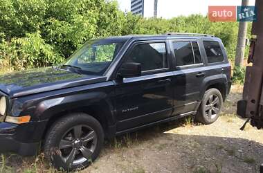 Внедорожник / Кроссовер Jeep Patriot 2014 в 