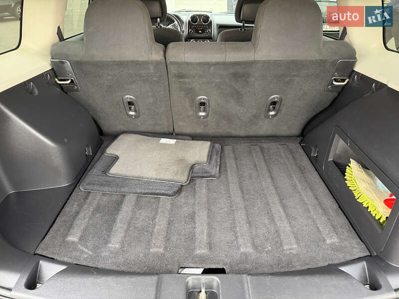 Позашляховик / Кросовер Jeep Patriot 2015 в Києві