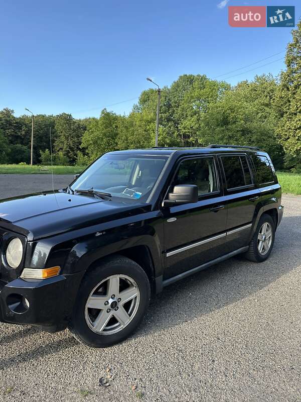 Позашляховик / Кросовер Jeep Patriot 2010 в Бурштині