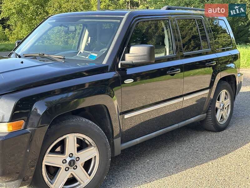 Позашляховик / Кросовер Jeep Patriot 2010 в Бурштині