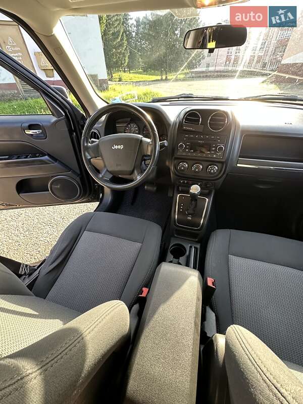 Позашляховик / Кросовер Jeep Patriot 2010 в Бурштині
