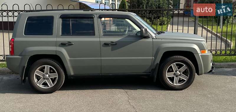 Позашляховик / Кросовер Jeep Patriot 2007 в Києві