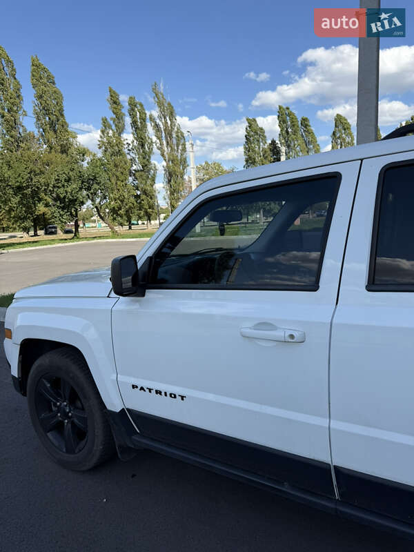 Внедорожник / Кроссовер Jeep Patriot 2015 в Харькове