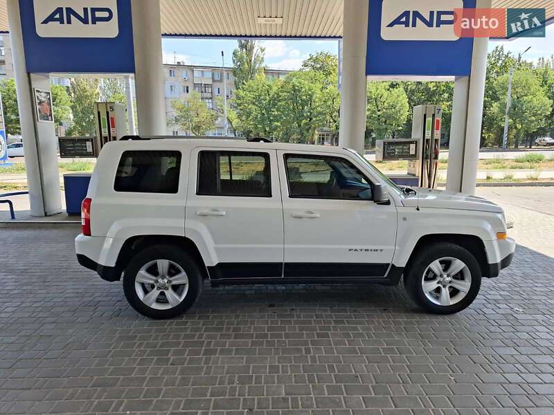 Внедорожник / Кроссовер Jeep Patriot 2011 в Николаеве