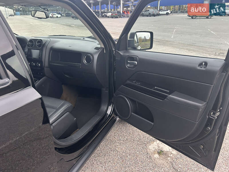 Позашляховик / Кросовер Jeep Patriot 2016 в Дніпрі