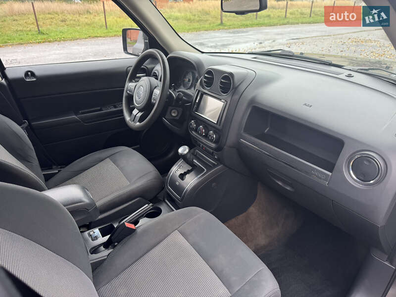 Внедорожник / Кроссовер Jeep Patriot 2015 в Львове