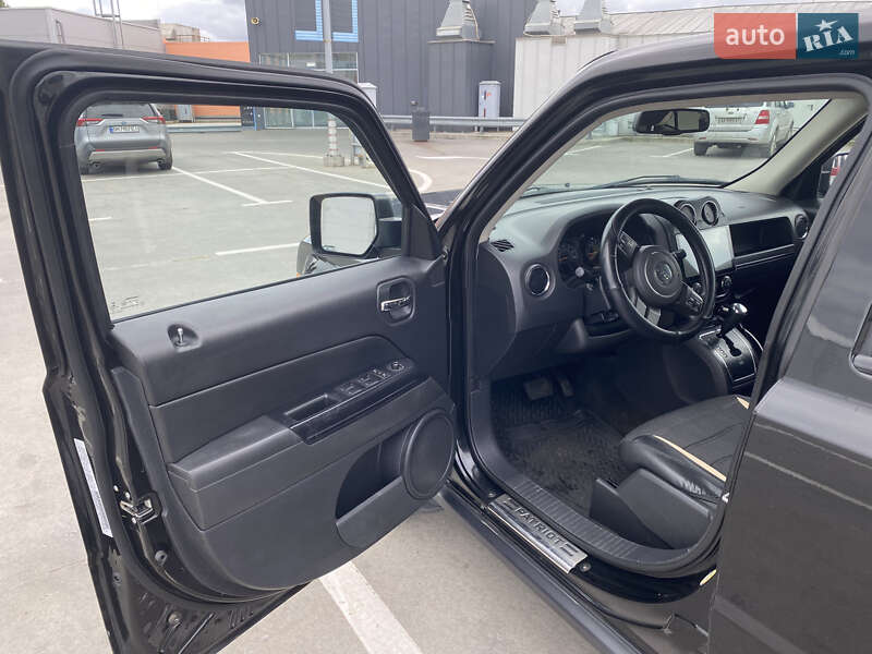 Позашляховик / Кросовер Jeep Patriot 2015 в Києві