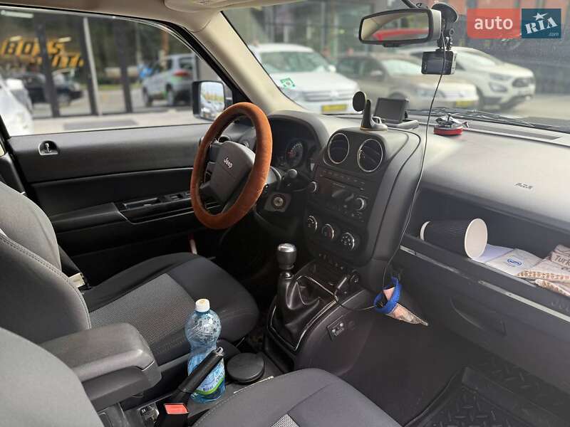 Позашляховик / Кросовер Jeep Patriot 2010 в Чернівцях фото 8 Позашляховик / Кросовер Jeep Patriot 2010 в Чернівцях