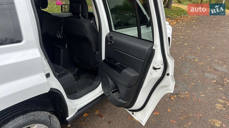 Позашляховик / Кросовер Jeep Patriot 2013 в Коростишеві