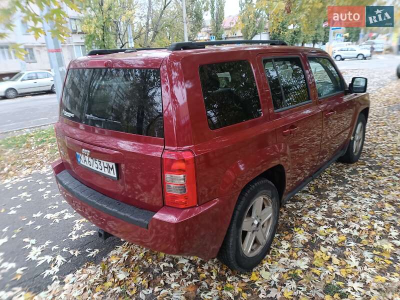 Позашляховик / Кросовер Jeep Patriot 2010 в Києві