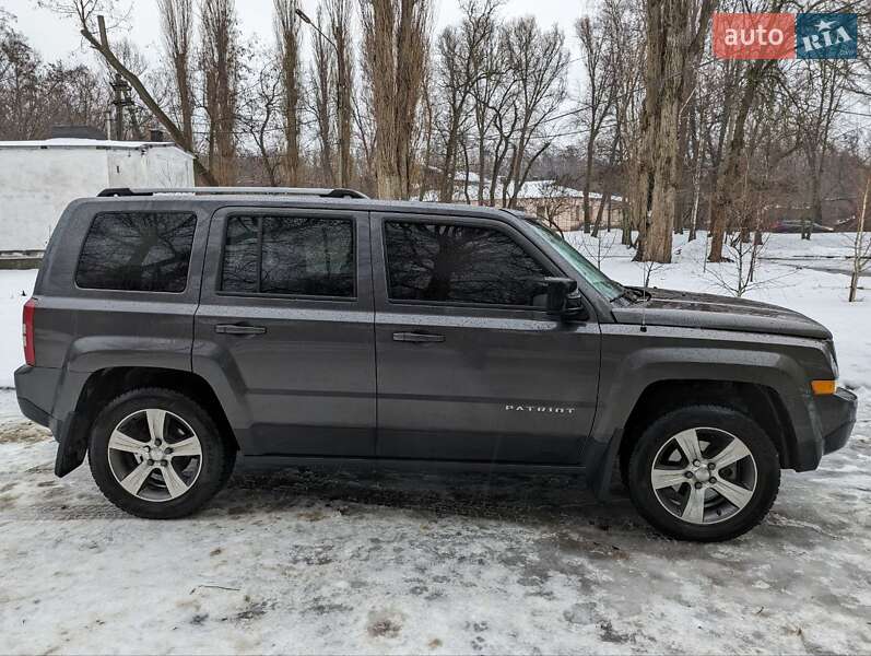 Внедорожник / Кроссовер Jeep Patriot 2016 в Каменском