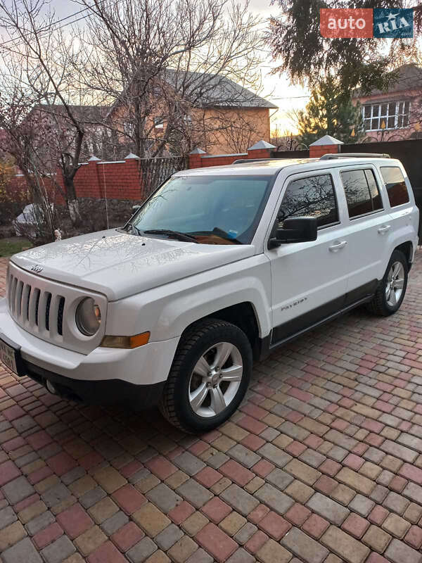Внедорожник / Кроссовер Jeep Patriot 2014 в Дергачах