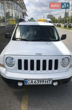 Позашляховик / Кросовер Jeep Patriot 2015 в Запоріжжі