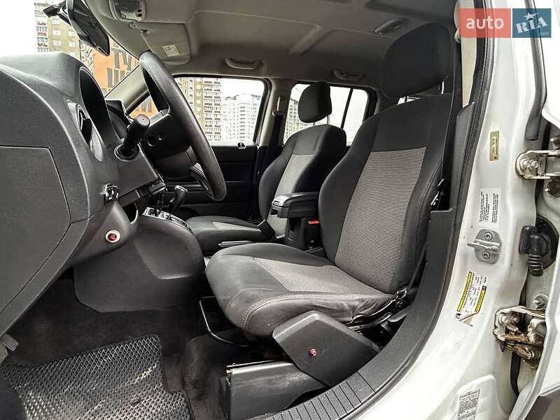 Позашляховик / Кросовер Jeep Patriot 2012 в Києві