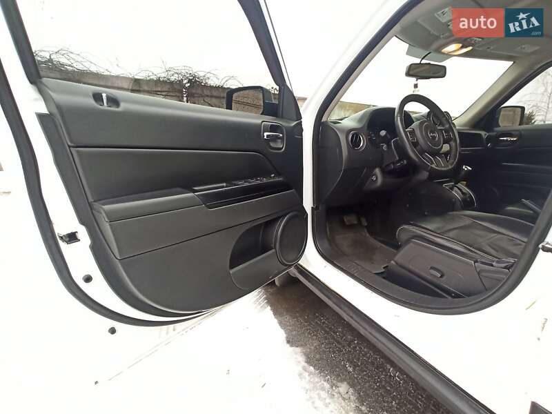 Внедорожник / Кроссовер Jeep Patriot 2016 в Хмельницком