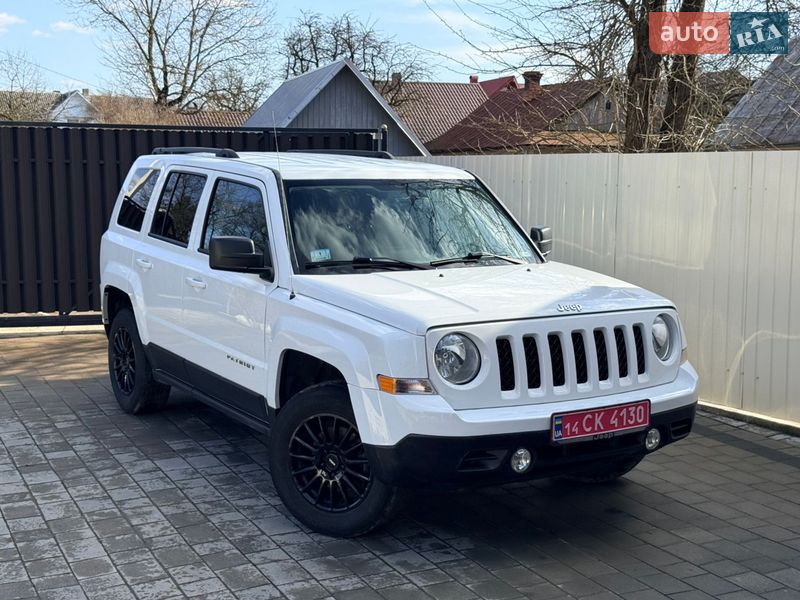 Внедорожник / Кроссовер Jeep Patriot 2016 в Надворной