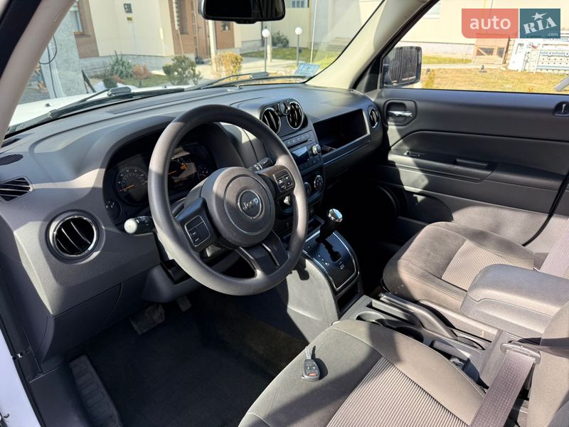 Внедорожник / Кроссовер Jeep Patriot 2016 в Надворной