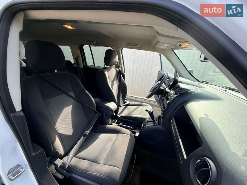 Внедорожник / Кроссовер Jeep Patriot 2016 в Надворной