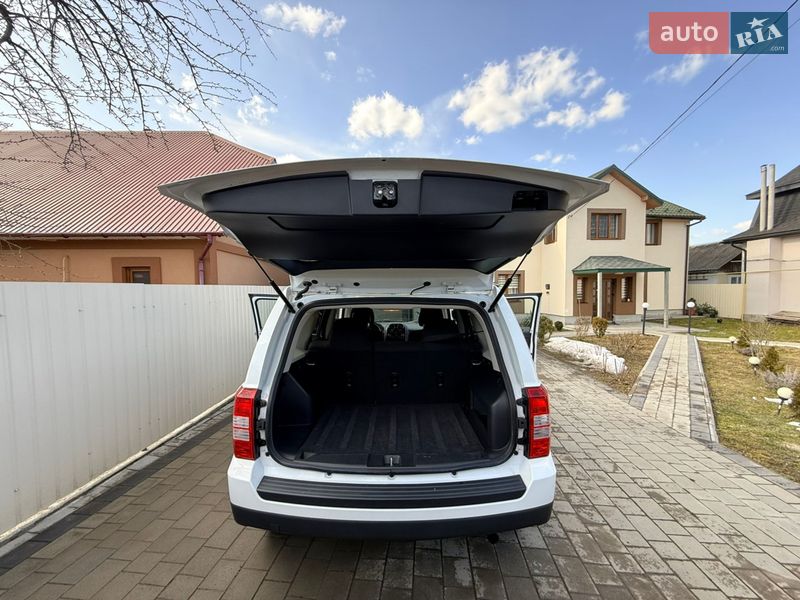 Внедорожник / Кроссовер Jeep Patriot 2016 в Надворной