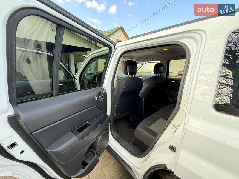 Внедорожник / Кроссовер Jeep Patriot 2016 в Надворной