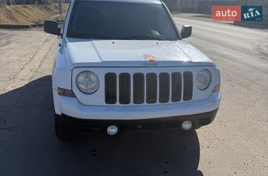 Внедорожник / Кроссовер Jeep Patriot 2014 в Змиеве