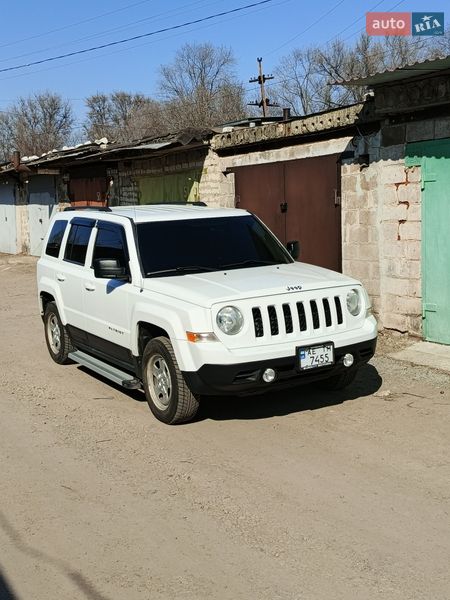 Внедорожник / Кроссовер Jeep Patriot 2011 в Пятихатках