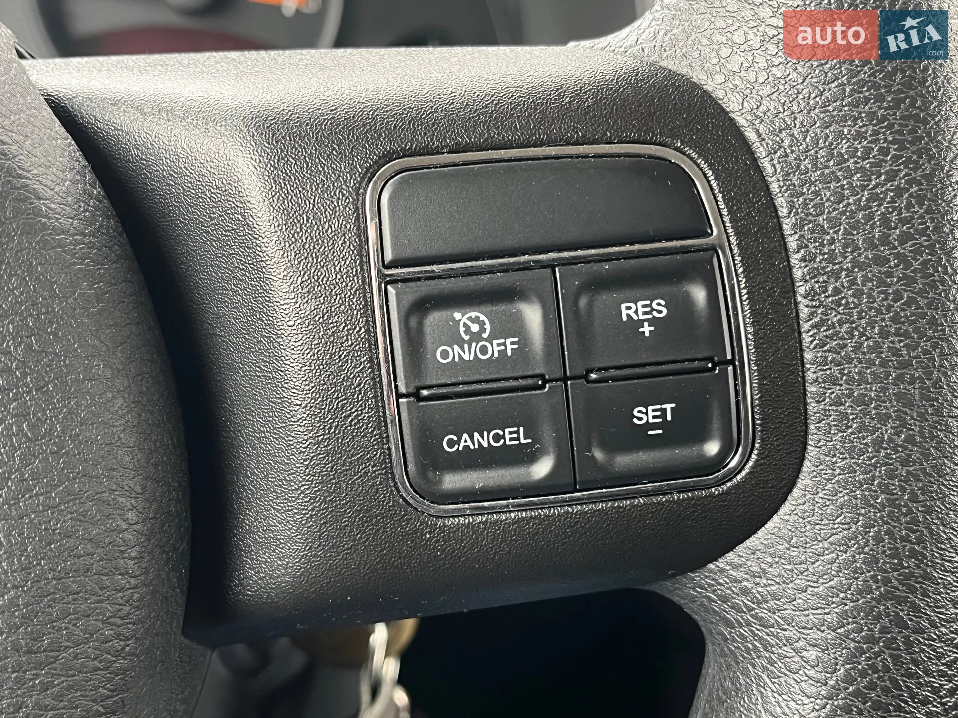 2015 Jeep Liberty (Patriot) - мініатюра 18
