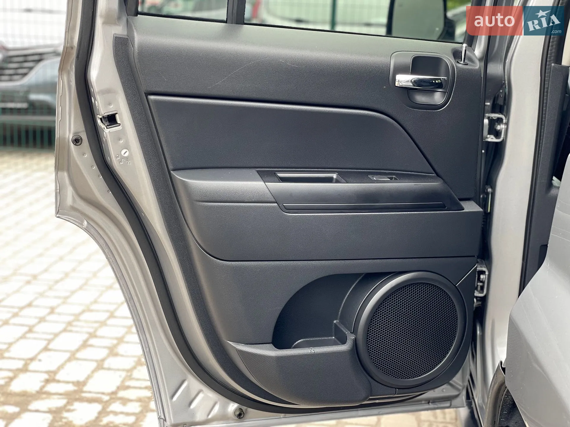 2016 Jeep Liberty (Patriot) - мініатюра 27