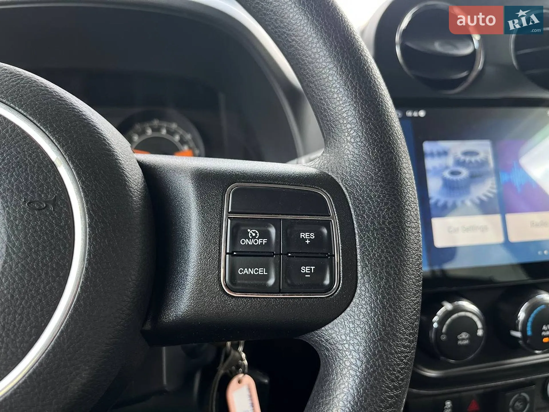 2015 Jeep Liberty (Patriot) - мініатюра 18