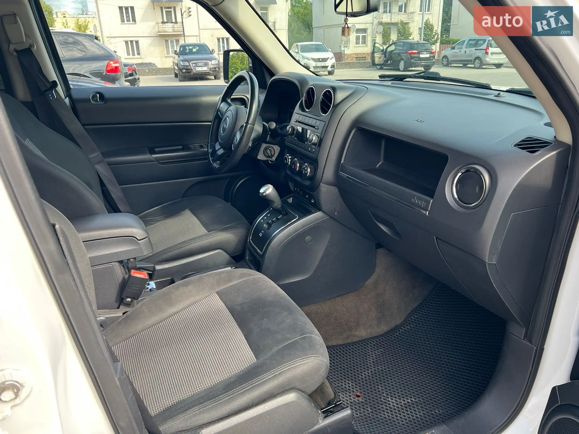 2016 Jeep Liberty (Patriot) - мініатюра 12