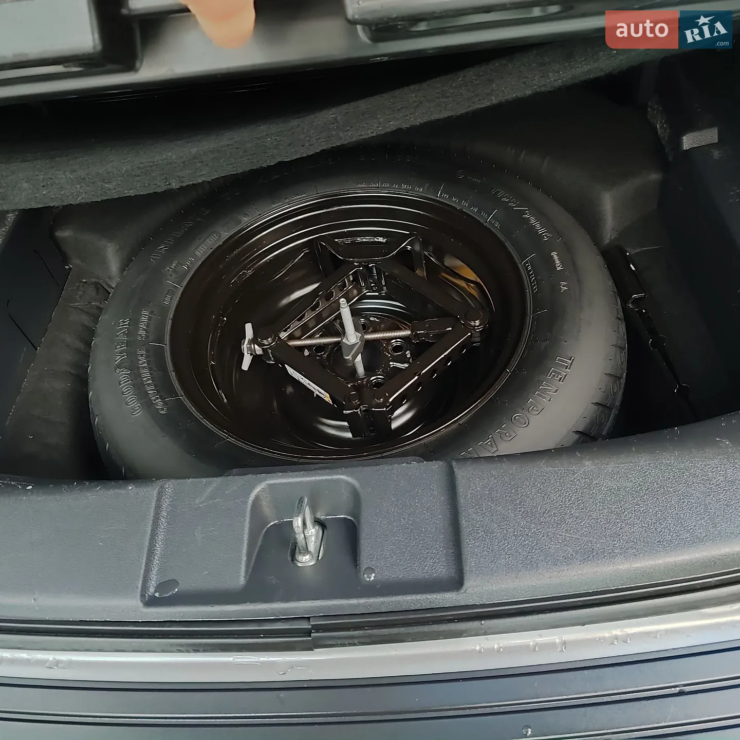 2015 Jeep Liberty (Patriot) - мініатюра 20