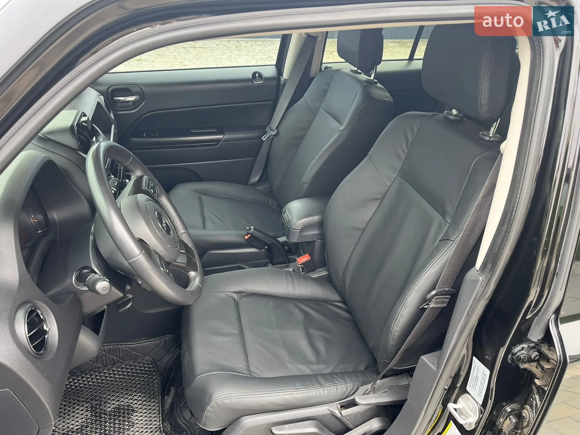 2016 Jeep Liberty (Patriot) - мініатюра 15