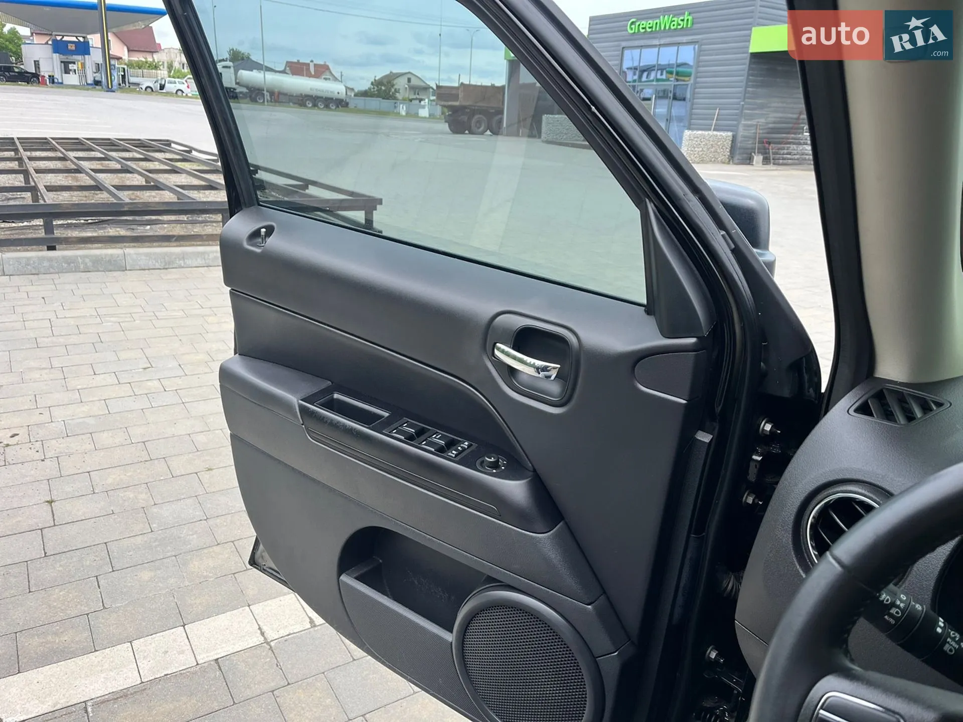 2016 Jeep Liberty (Patriot) - мініатюра 19