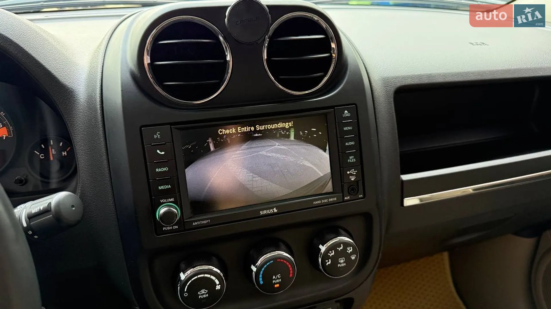 2015 Jeep Liberty (Patriot) - мініатюра 23