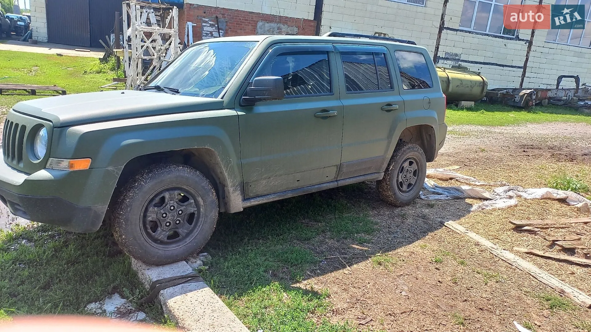 2015 Jeep Liberty (Patriot) - мініатюра 2