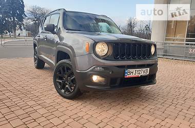 Позашляховик / Кросовер Jeep Renegade 2015 в 