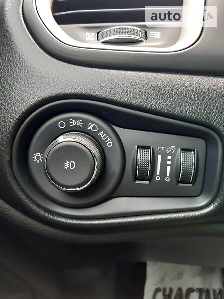 Внедорожник / Кроссовер Jeep Renegade 2016 в Одессе