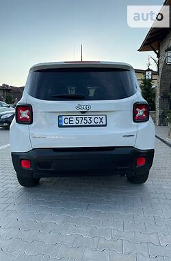 Внедорожник / Кроссовер Jeep Renegade 2016 в Черновцах