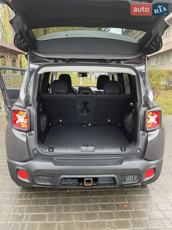 Внедорожник / Кроссовер Jeep Renegade 2017 в Черновцах