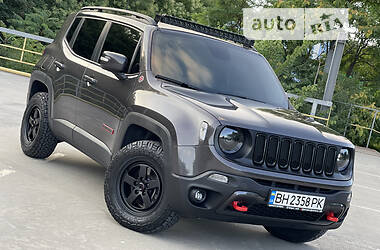 Внедорожник / Кроссовер Jeep Renegade 2016 в 