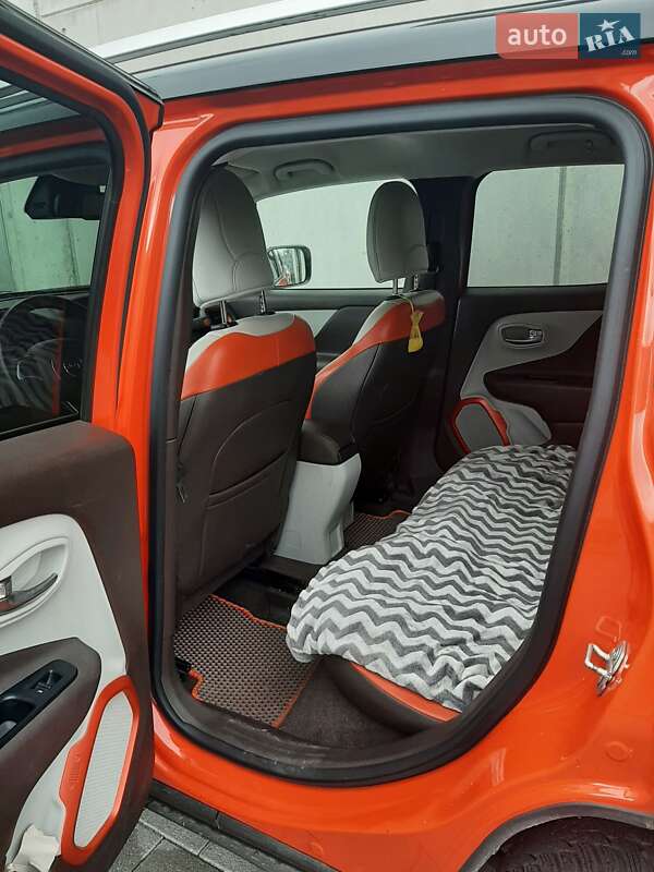 Позашляховик / Кросовер Jeep Renegade 2015 в Перечині