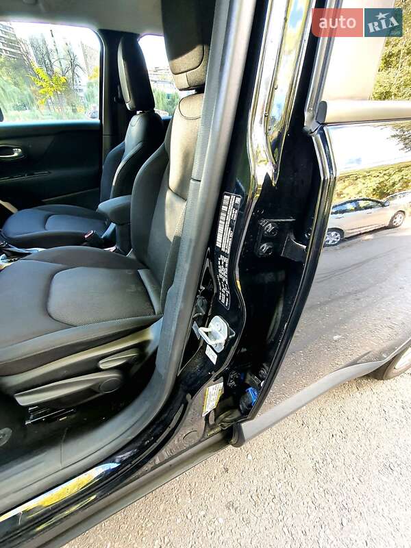 Позашляховик / Кросовер Jeep Renegade 2016 в Києві