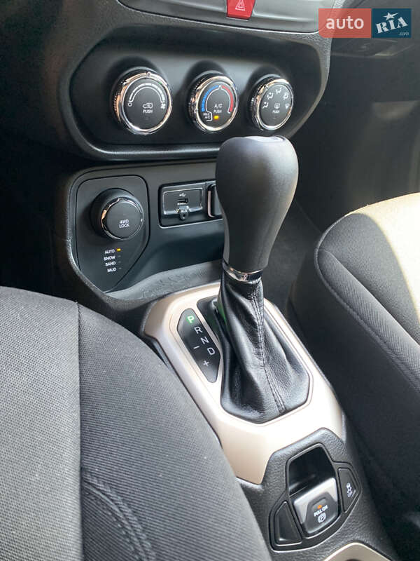 Внедорожник / Кроссовер Jeep Renegade 2017 в Харькове