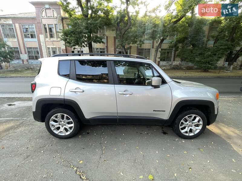 Внедорожник / Кроссовер Jeep Renegade 2016 в Киеве