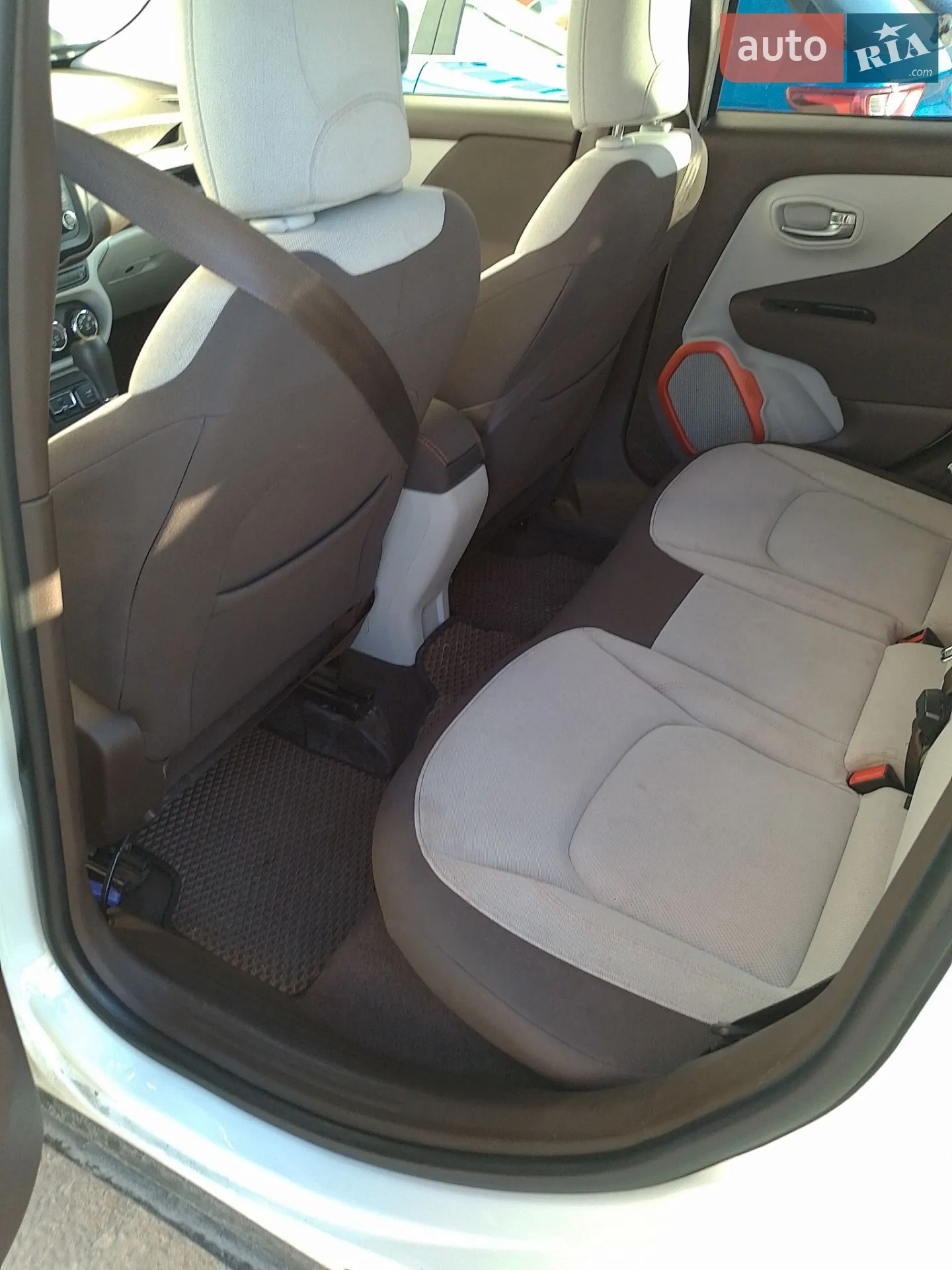 2015 Jeep Renegade - мініатюра 15