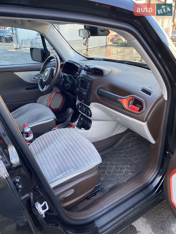 Позашляховик / Кросовер Jeep Renegade 2015 в Києві