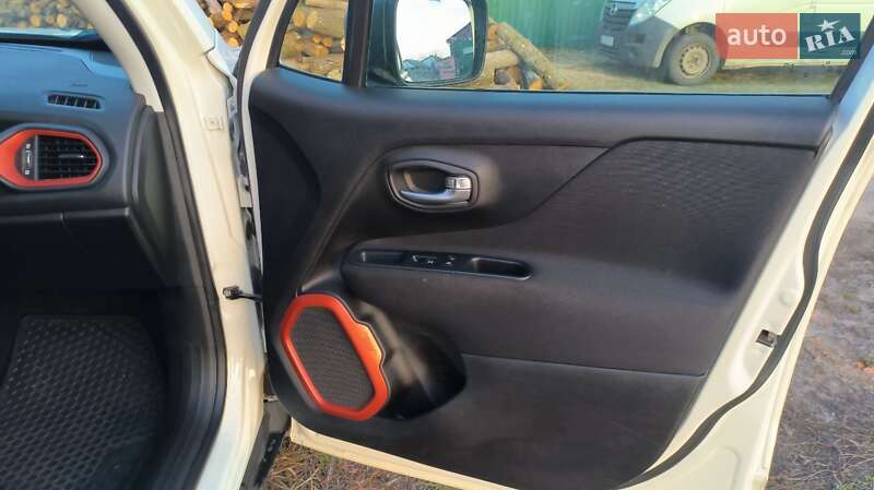 Внедорожник / Кроссовер Jeep Renegade 2018 в Смеле